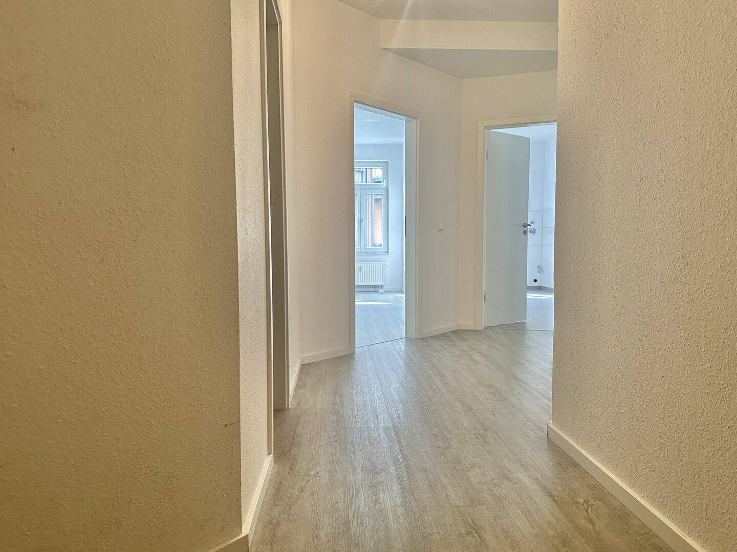 Gut geschnittene 2-Raumwohnung mit Balkon für Kapitalanleger – Dresden – Vorschaubild 6