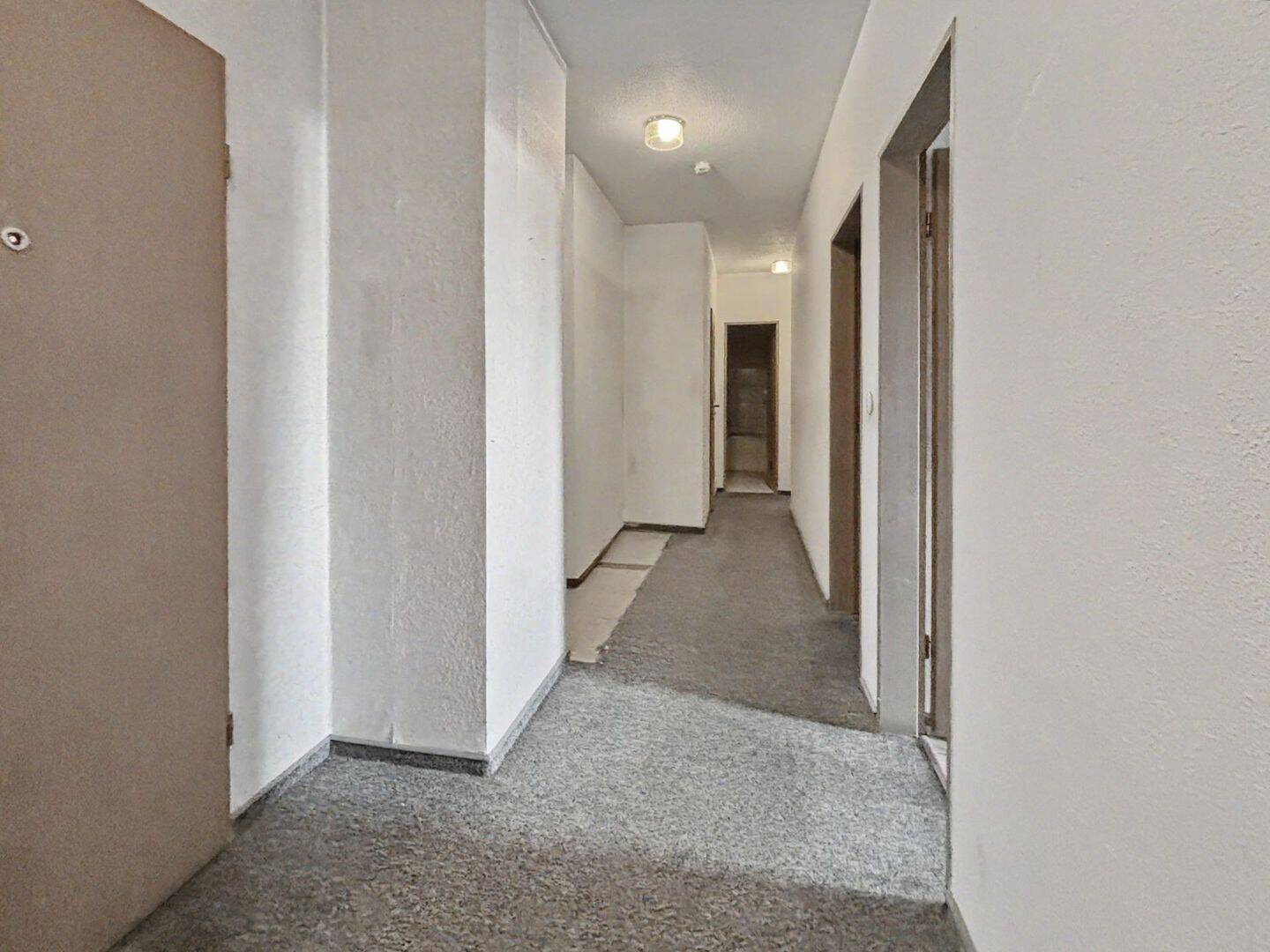 Lauf a. d. Pegnitz - 4-Zimmer-Wohnung im 3. Obergeschoss mit Aufzug - neuer Balkon, neue Fassade – Lauf an der Pegnitz – Vorschaubild 6