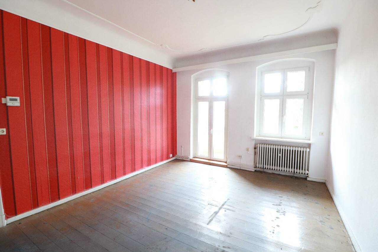Kapitalanlage mit Stil! Vermietete Altbauwohnung mit Balkon im exklusiven Villenviertel! – Berlin – Bild 1 von 9