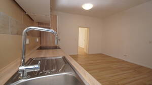 ALTBAUWOHNUNG IN INNENSTADTLAGE! Ca. 107 m² Wfl, 4 Zimmer, 3 Schlafzimmer, 1 Badezimmer und Garage. – 65185 Wiesbaden – Vorschaubild 7