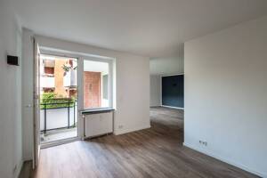 Zentral in Rissen: 3- Zi.-Wohnung im Hochparterre mit Loggia & Tiefgarage | GLADIGAU – 22559 Hamburg – Vorschaubild 3