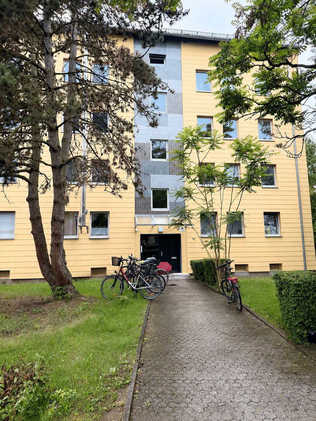 Helle 3-Zimmer-Wohnung mit großer Loggia und Garage im Inneren Westen – Regensburg – Vorschaubild 7