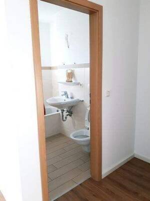 Herrlicher Ausblick! Renovierte 4,5 Zimmer Wohnung! – 93051 Regensburg – Vorschaubild 8