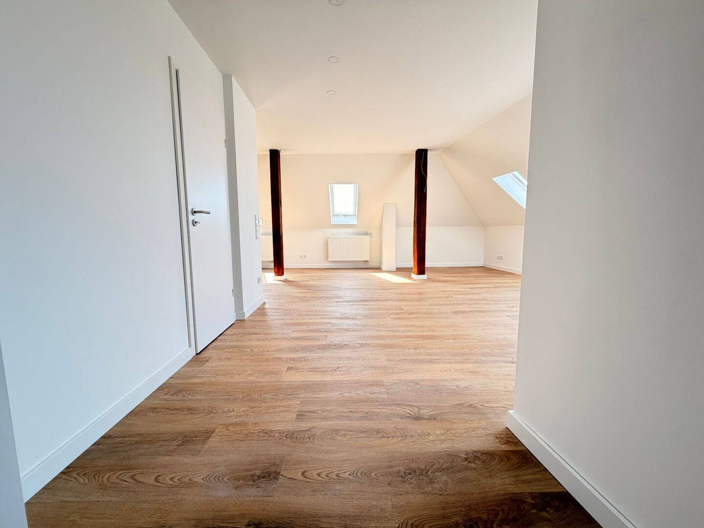 Erstbezug nach DG-Ausbau +++ Moderne 3-Zimmer-Wohnung mit Einbauküche & Aufzug – Nürnberg – Vorschaubild 4