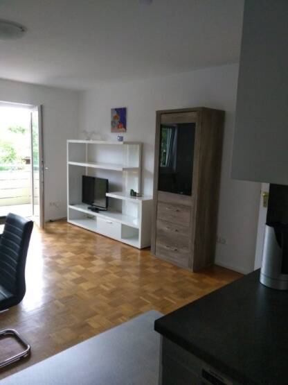 Geschmackvolle 2-Raum-Wohnung mit gehobener Innenausstattung mit EBK in Erlangen – Erlangen – Vorschaubild 2