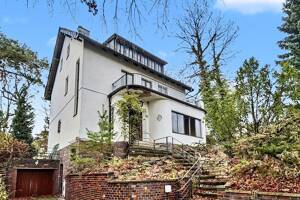 Sanierungsbedürftige Stadtvilla mit großem Grundstück in begehrter Lage von Berlin Steglitz