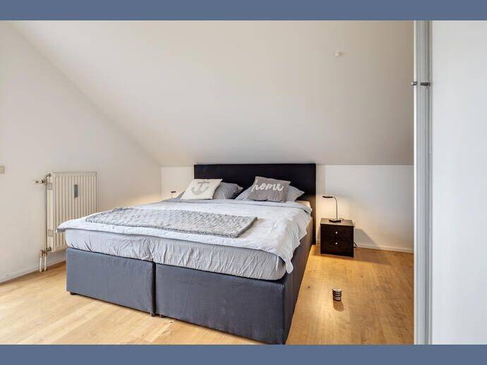 Möbliert: Top möblierte 2-Zimmer-Dachgeschosswohnung – München – Vorschaubild 4