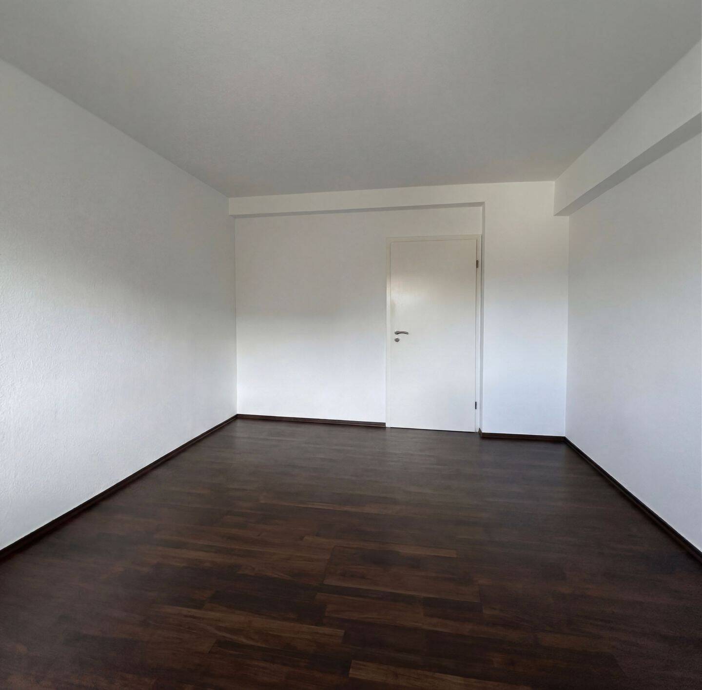 Lichtdurchflutetes 2-Zimmer-Raumwunder im 3. OG: Moderner Schnitt, Traumblick vom Balkon & separater Eingang! – Essen – Vorschaubild 5