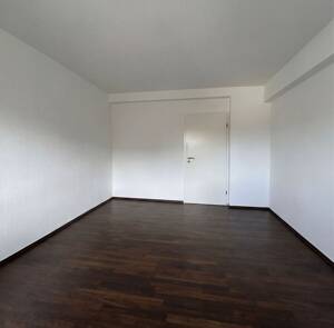 Lichtdurchflutetes 2-Zimmer-Raumwunder im 3. OG: Moderner Schnitt, Traumblick vom Balkon & separater Eingang! – 45143 Essen – Vorschaubild 5