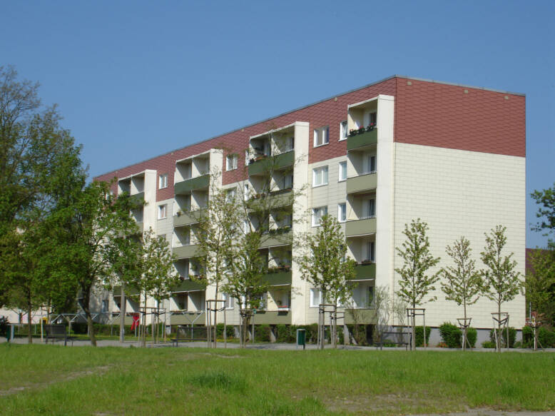 schöne renovierte 3 Raumwohnung mit Balkon und Tageslichtbad – Stendal – Bild 1 von 8