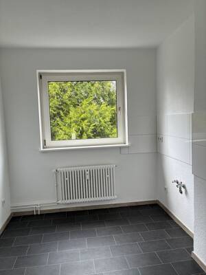 Familienhit mit Balkon und Tageslichtbad - Frisch renovierte 3-Zimmer-Wohnung – 38226 Salzgitter – Vorschaubild 3