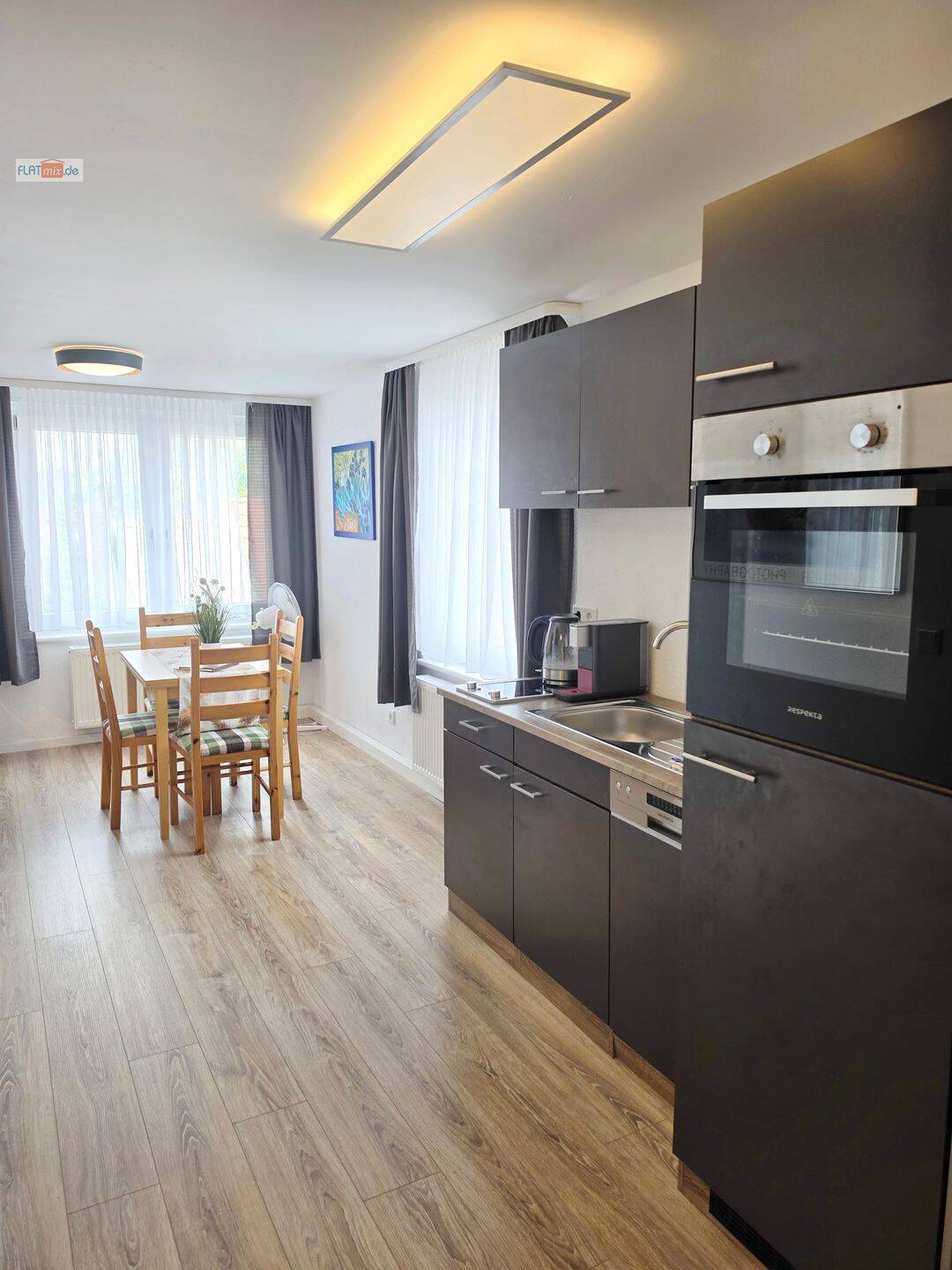 FLATmix.de / PB-Mitte, komplett und modern möbliertes 1-Raum-Apartment – Paderborn – Bild 1 von 4