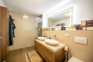 Wohnen mit Weitblick - stilvolle 3-Zimmer-Wohnung mit exklusivem Skylineblick – 60438 Frankfurt am Main – Vorschaubild 6