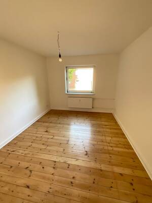 2 zimmer wohnung mit schönem Blick. – 24146 Kiel – Vorschaubild 2