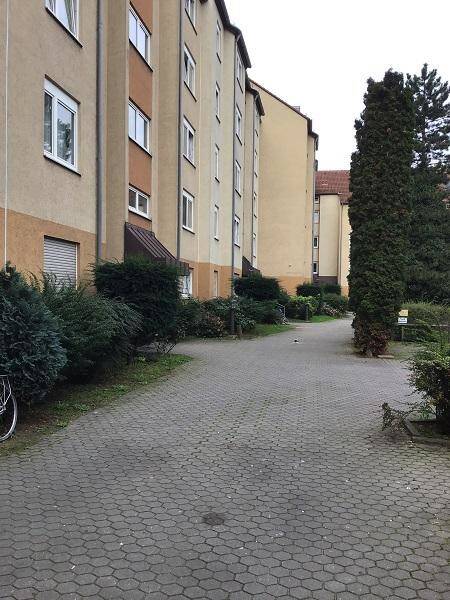 Renovierte 3-Zimmer-Wohnung mit Balkon sucht nette Mieter