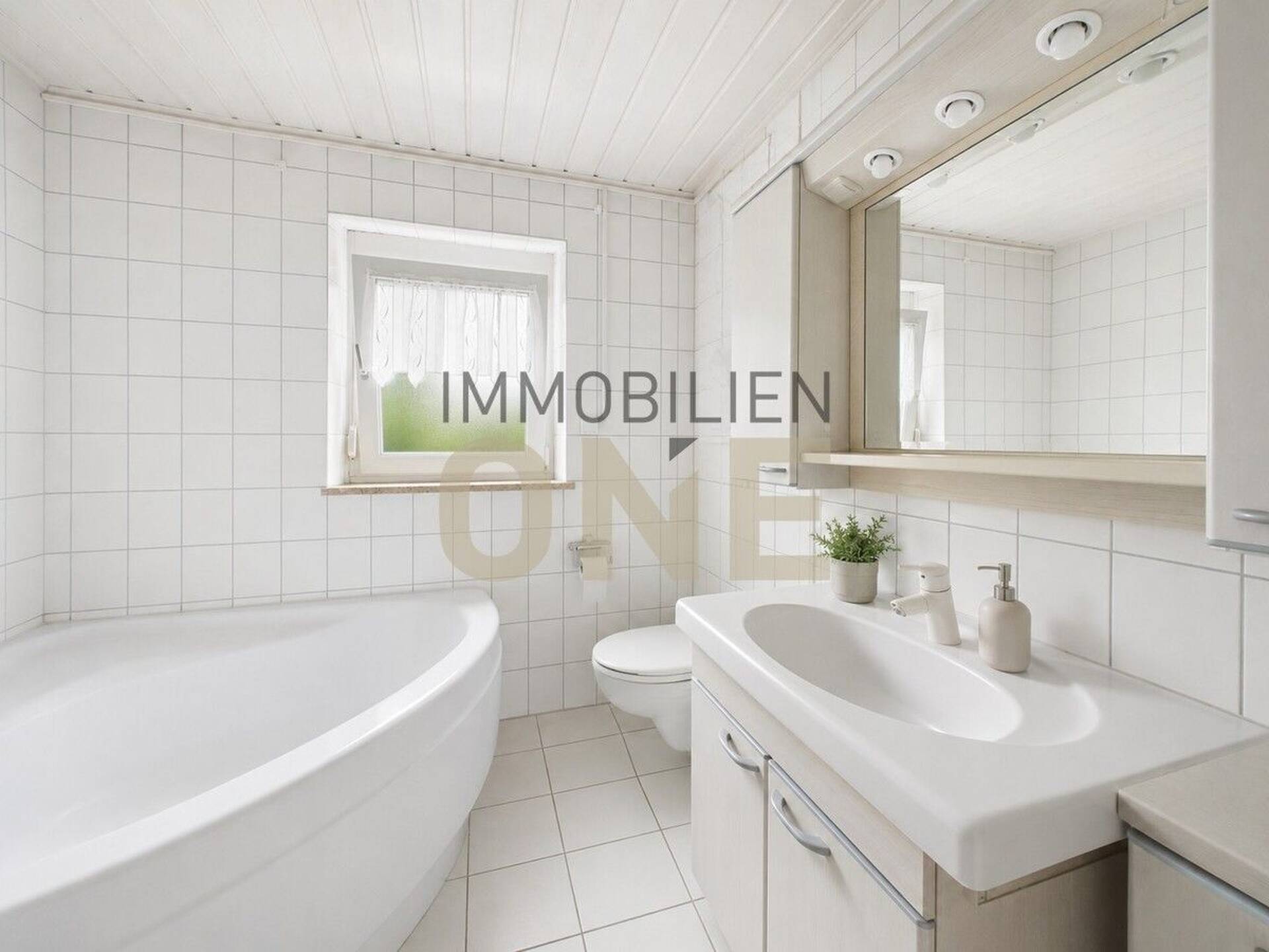 Mehrfamilienhaus in 92245 Kümmersbruck mit 244,49 m² kaufen