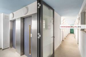 IMMOBERLIN.DE - Tolle Aussichten in Toplage! Grundsanierte Wohnung mit Südwestloggia – 10777 Berlin – Vorschaubild 9