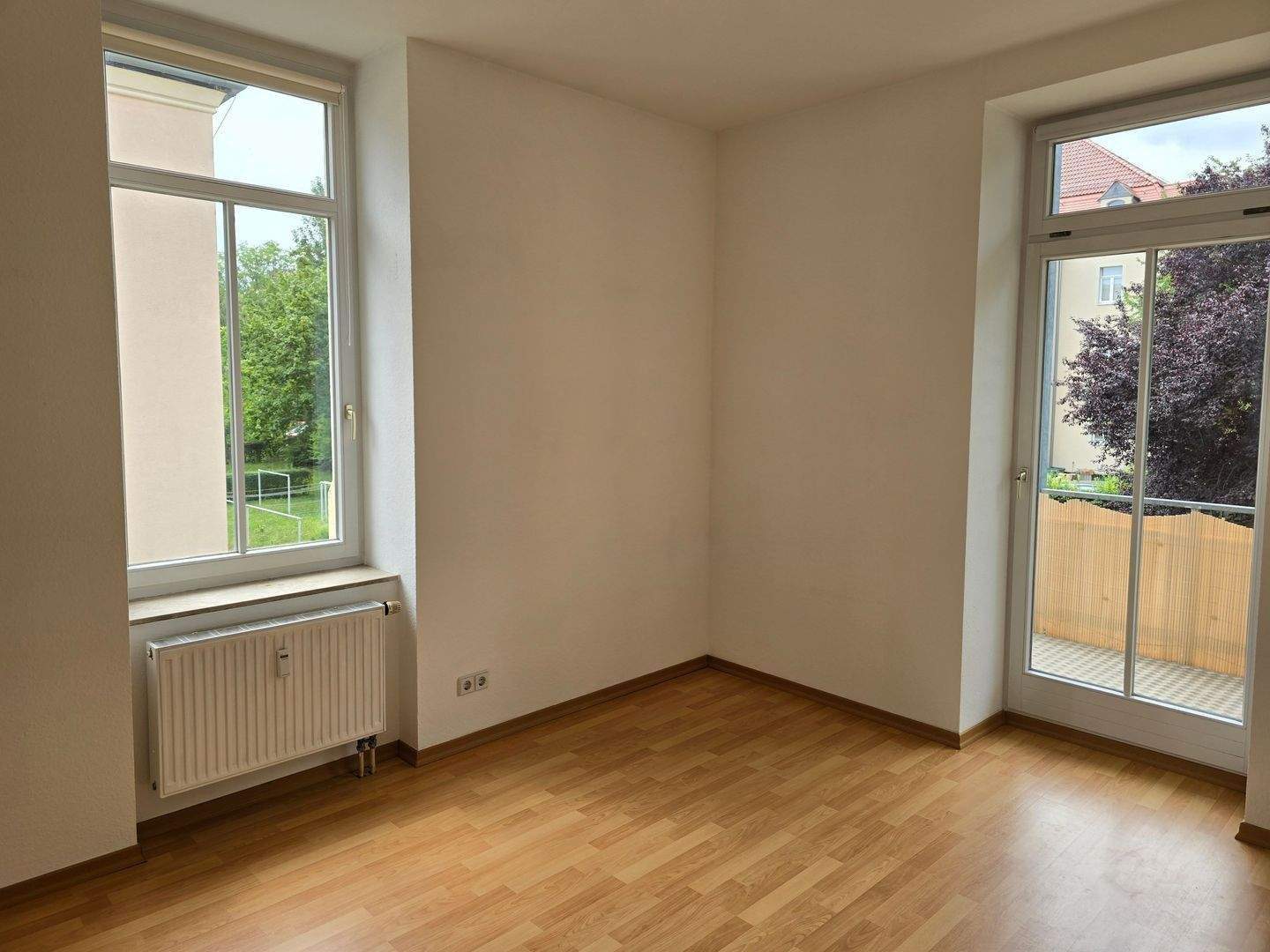 Gemütliche sonn. kl. 2-R-Single-Wohnung mit sehr großem West-Balkon u. EBK in ruhiger Lage v. Dresden-Löbtau – Dresden – Vorschaubild 4