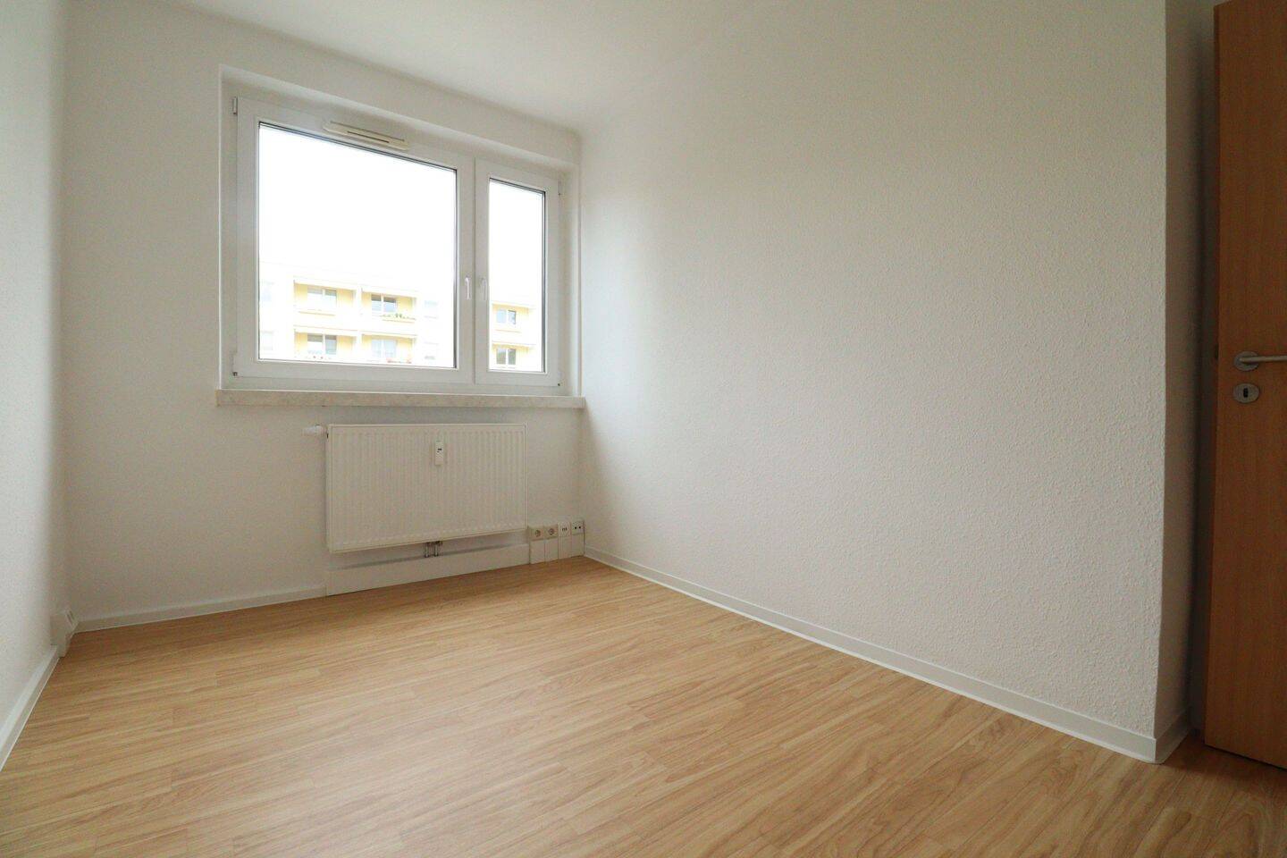 3-Raumwohnung* mit Aufzug, Dusche und Südbalkon – Chemnitz – Vorschaubild 9