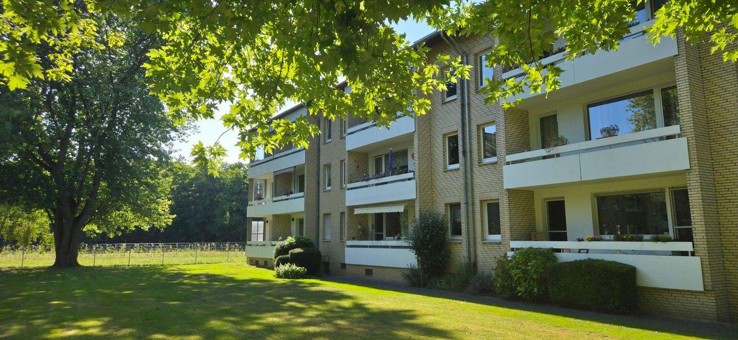 Eigentumswohnung im 1. OG für Singles, Paare und kleine Familien in Krefeld – Krefeld – Bild 1 von 9