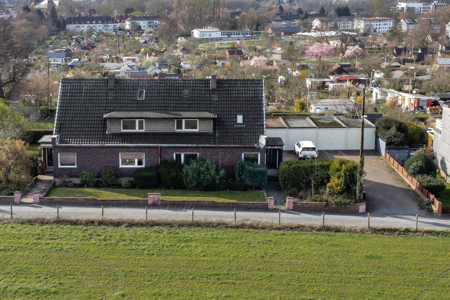 Doppelhaus - 2 Grundstücke - 4 Einheiten - 4 Garagen - Garten – Bochum – Vorschaubild 7