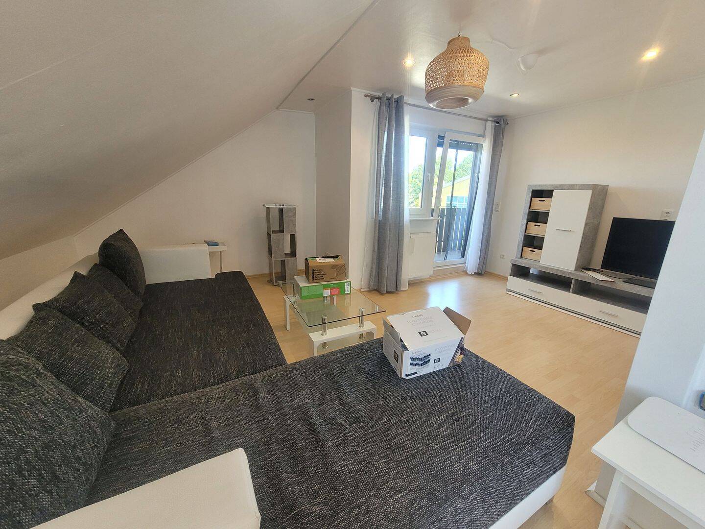Möblierte Dachgeschosswohnung mit Balkon – 80 m² zu vermieten – Trier – Vorschaubild 3