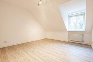 Großzügige 3-Zimmer-Dachgeschosswohnung ?in ruhiger zentraler Wohnlage – 22043 Hamburg – Vorschaubild 9