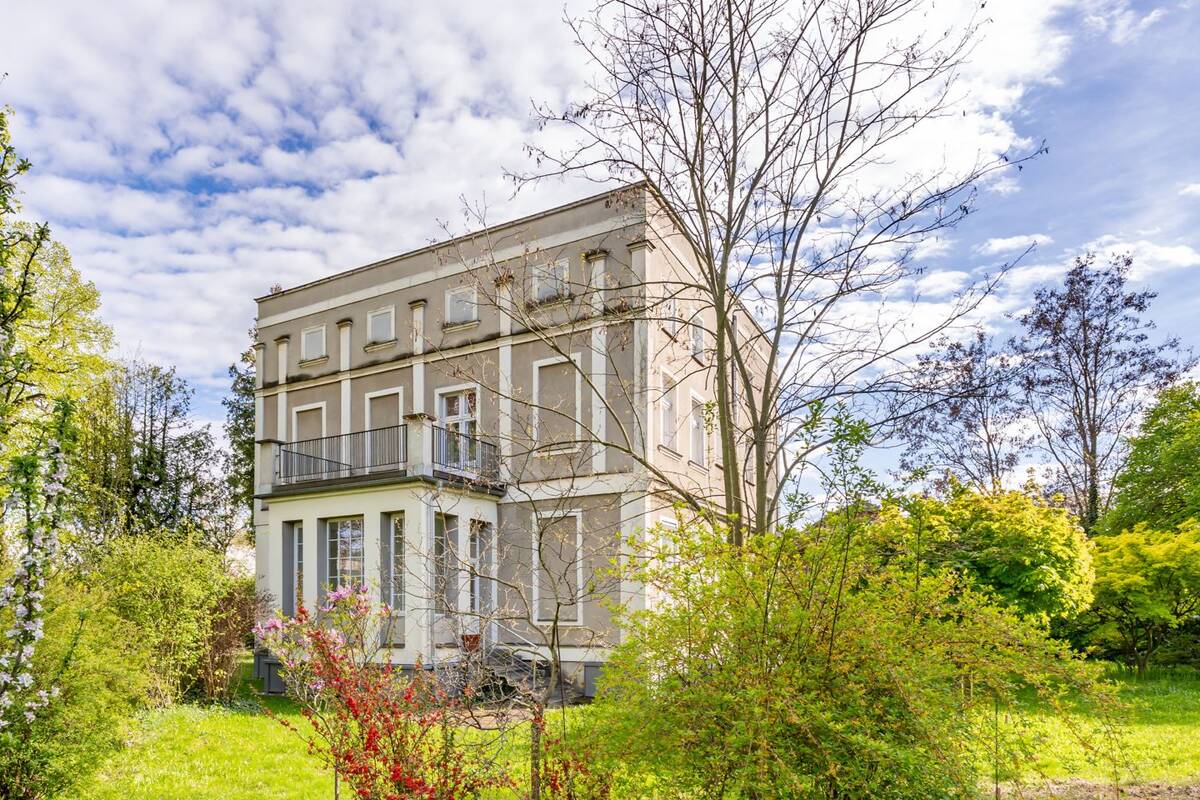 Exklusive Gründerzeitvilla mit Remise und historischem Charme – 13125 Berlin – Bild 1 von 9