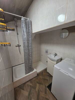 Möblierte Dachgeschosswohnung in Ludwigshafen-Mundenheim – 67065 Ludwigshafen am Rhein – Vorschaubild 2