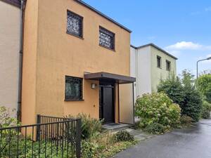 Gemütliches Reihenmittelhaus mit wunderschönem Garten in ruhiger Lage von Frankfurt-Niederursel