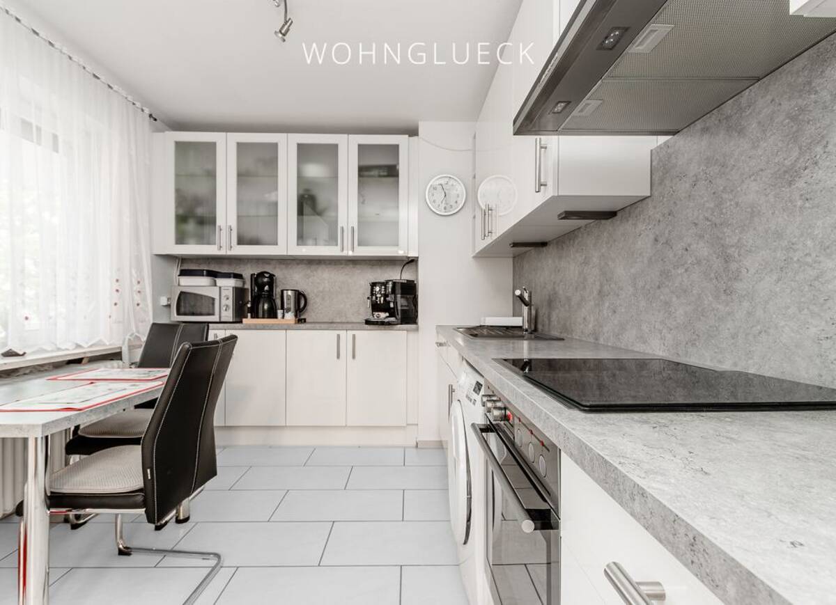 HELLE 5-ZIMMER WOHNUNG MIT BALKONEN UND TIEFGARAGE IN LECHHAUSEN (ERBPACHT) – 86167 Augsburg – Bild 1 von 9