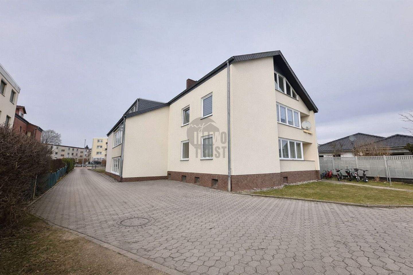 Cashflow-Investment in Bestlage: Vollvermietetes 8-Parteien-MFH mit 6,40 % Rendite – Wunstorf – Bild 1 von 5