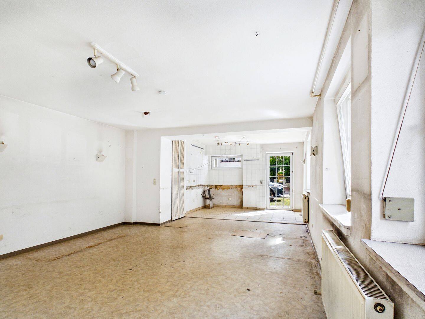 Barrierefrei im Lehen! 3-Zimmer-Wohnung zum Selbstgestalten mit zwei Parkplätzen in Stuttgart-Süd – Stuttgart – Vorschaubild 3