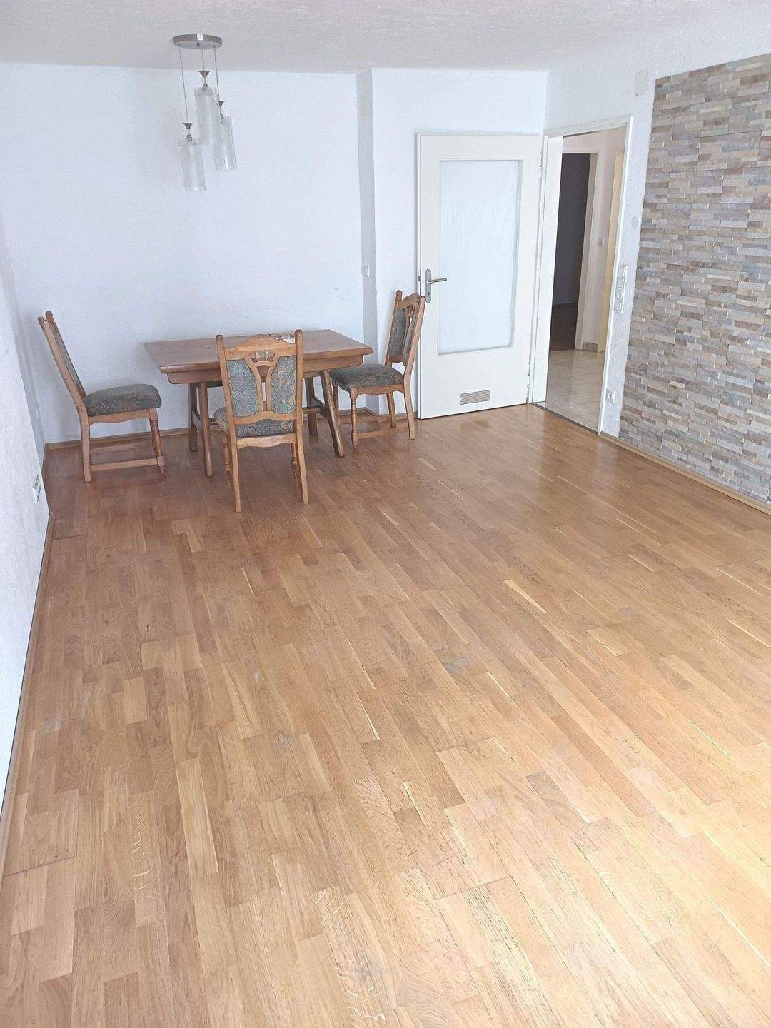 3-Zimmer-Wohnung mit Balkon, moderner Einbauküche und Fussbodenheizung in zentraler Südstadtlage von Nürnberg – Nürnberg – Vorschaubild 8