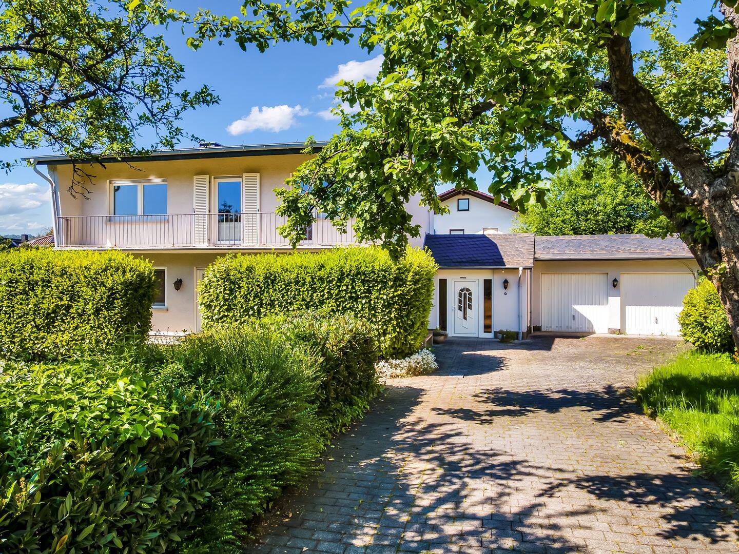 Großzügiges Zuhause für Familien mit Garten, Anbau und Doppelgarage – Rabenau – Bild 1 von 9
