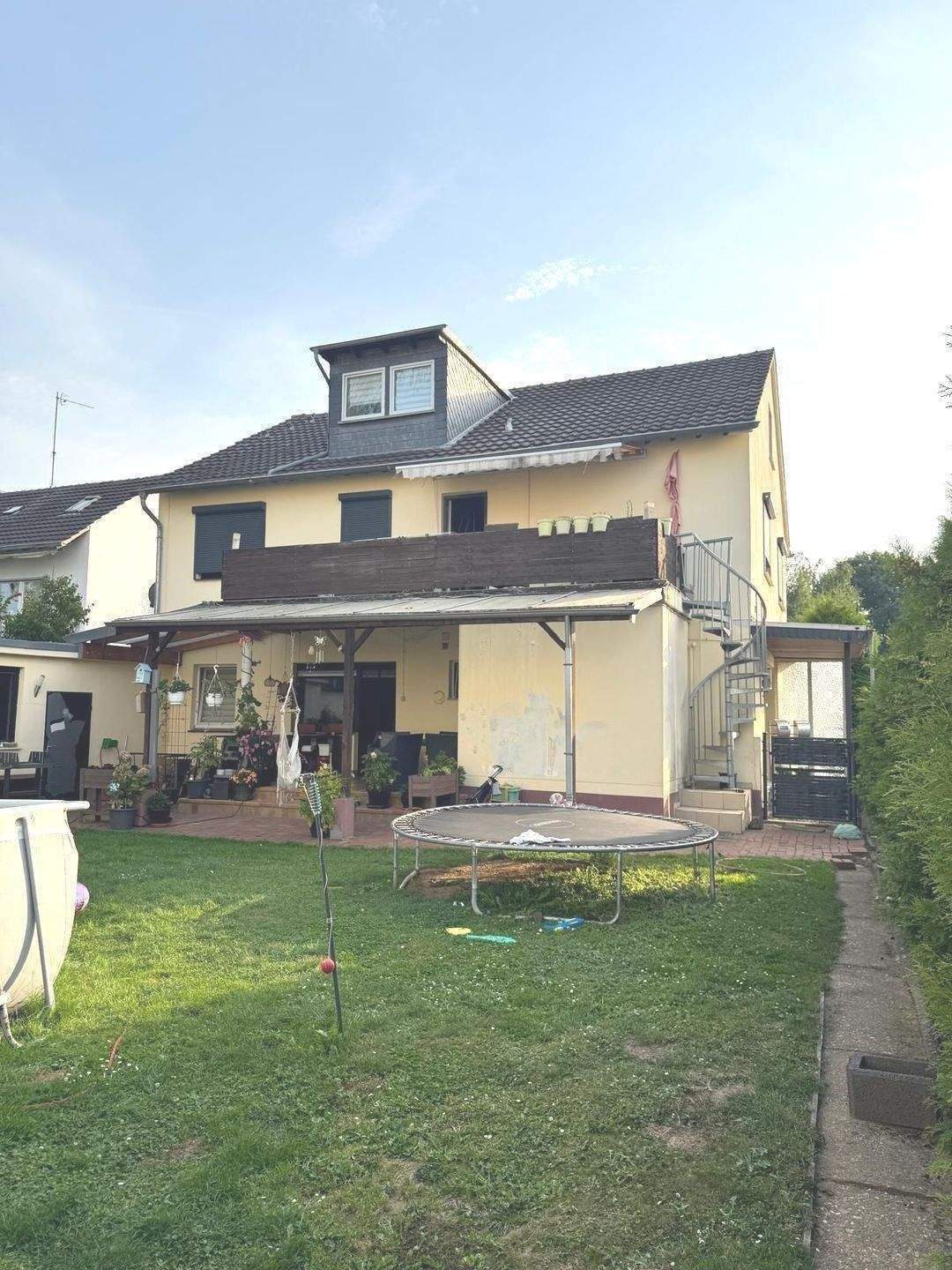 Dreifamilienhaus auf attraktivem Eckgrundstück in Kerpen Buir – Kerpen – Vorschaubild 3