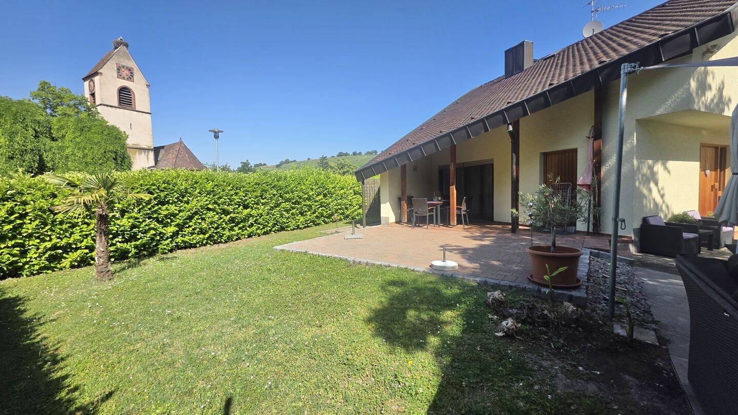 Wohnen mit mediterranem Flair: Gepflegtes Einfamilienhaus mit großem Garten, 2 Terrassen u. Garage – Efringen-Kirchen – Vorschaubild 2