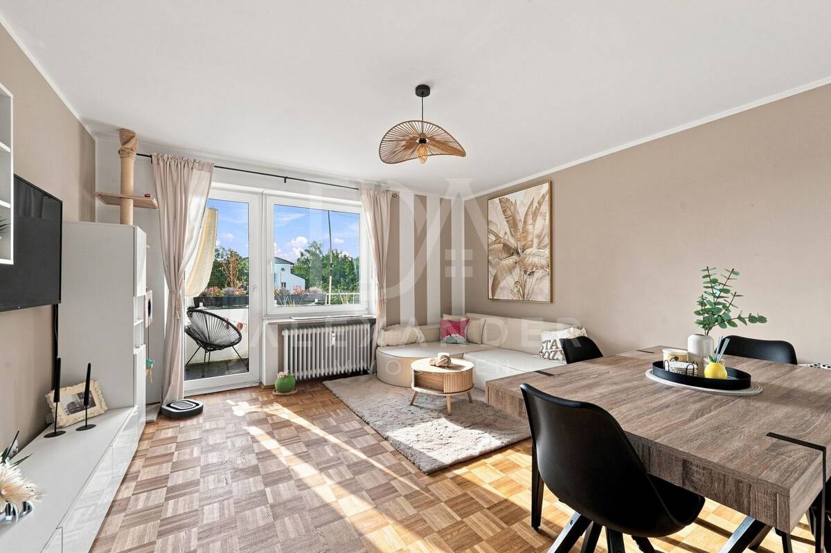 Charmante 2-Zimmer-Wohnung mit Balkon in begehrter Lage von München-Bogenhausen! – 81927 München – Bild 1 von 9