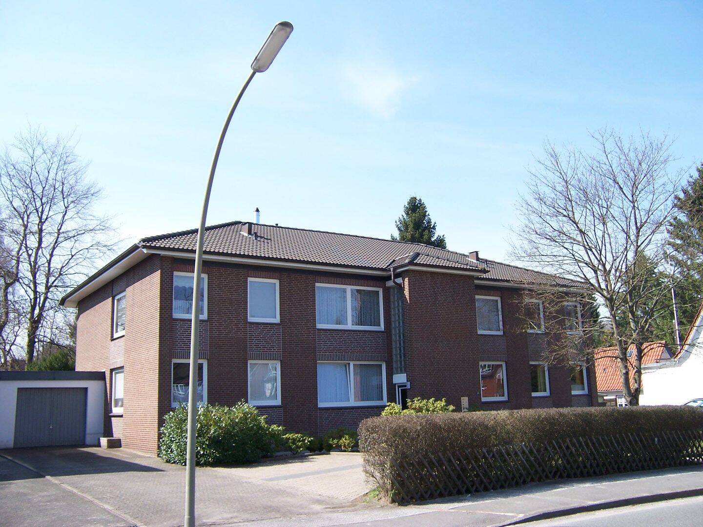 gepflegte 1-Zimmer-TERRASSEN-Wohnung in HH-Neugraben (Waldseite)