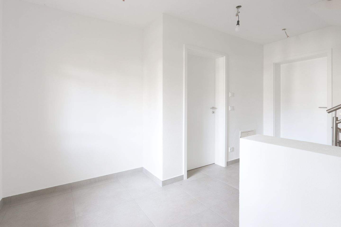 Modern wohnen, ruhig leben – Top Saniertes Einfamilienhaus mit Terrasse und Garage – Wolfratshausen – Vorschaubild 8