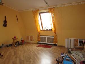 Besichtigung - 5 Zimmer RH -Renovierungsbedarf,incls. Einliegerwohnung, mini Garten Terrasse, Parkplatz – 13587 Berlin – Vorschaubild 9