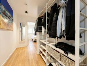 Modern. Hell. Großzügig. 3-Zimmer-Wohnung mit Sonnenterrasse – 51149 Köln – Vorschaubild 2