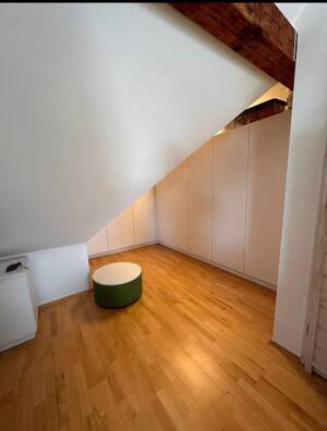 Sanierte teilmöblierte Maisonette-Wohnung mit 3 Zimmern, Garten und Stellplatz inklusive – 63069 Offenbach am Main – Vorschaubild 2