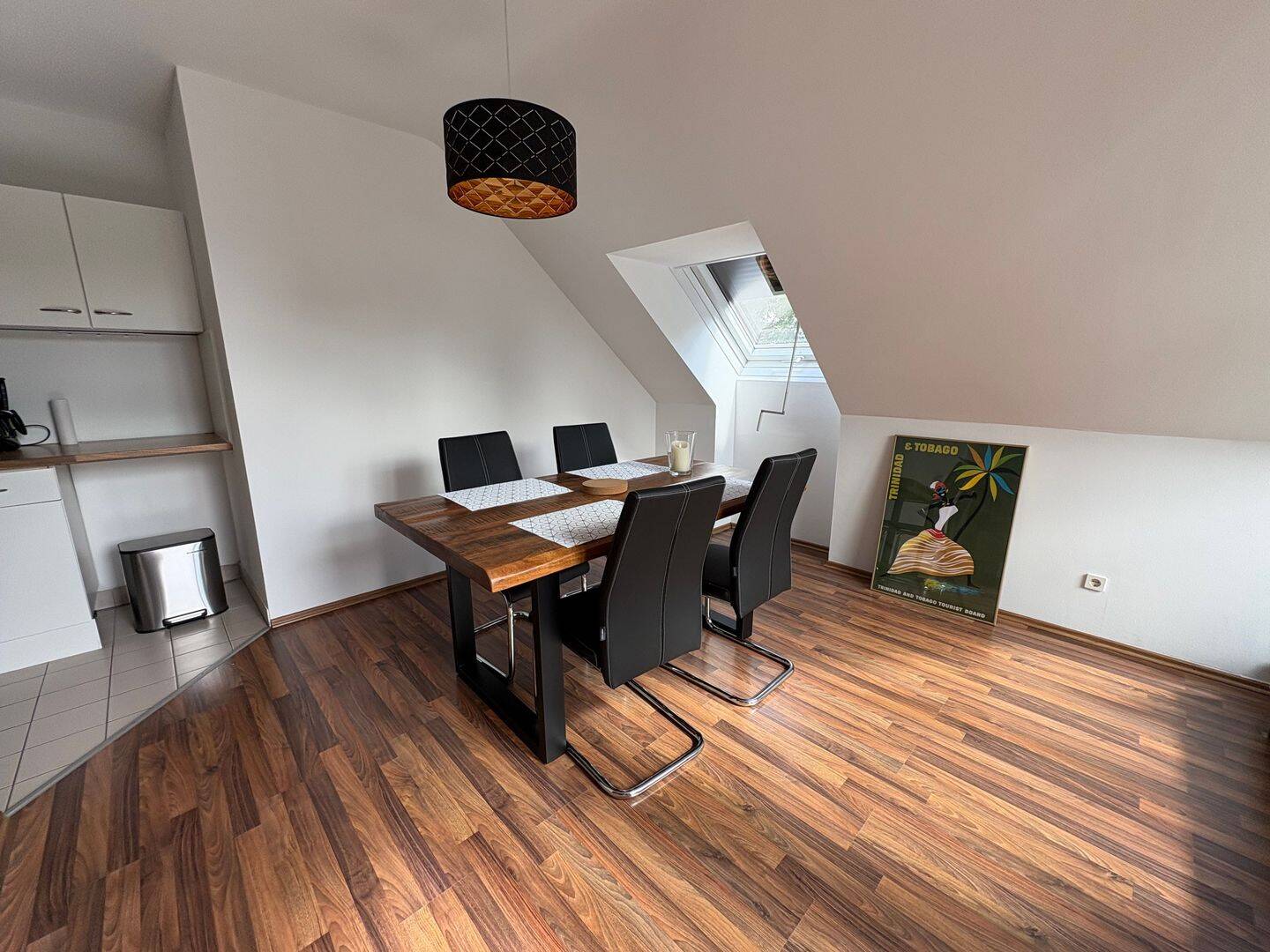 Modern möblierte, sonnige 2-Zimmer-Loftwohnung mit Dachterrasse inkl. NK – München – Vorschaubild 5
