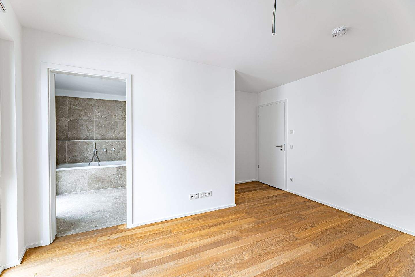 HEGERICH: Wohnen im Grünen - moderne 4-Zimmer-Wohnung mit Loggia in Boxdorf – Nürnberg – Vorschaubild 8