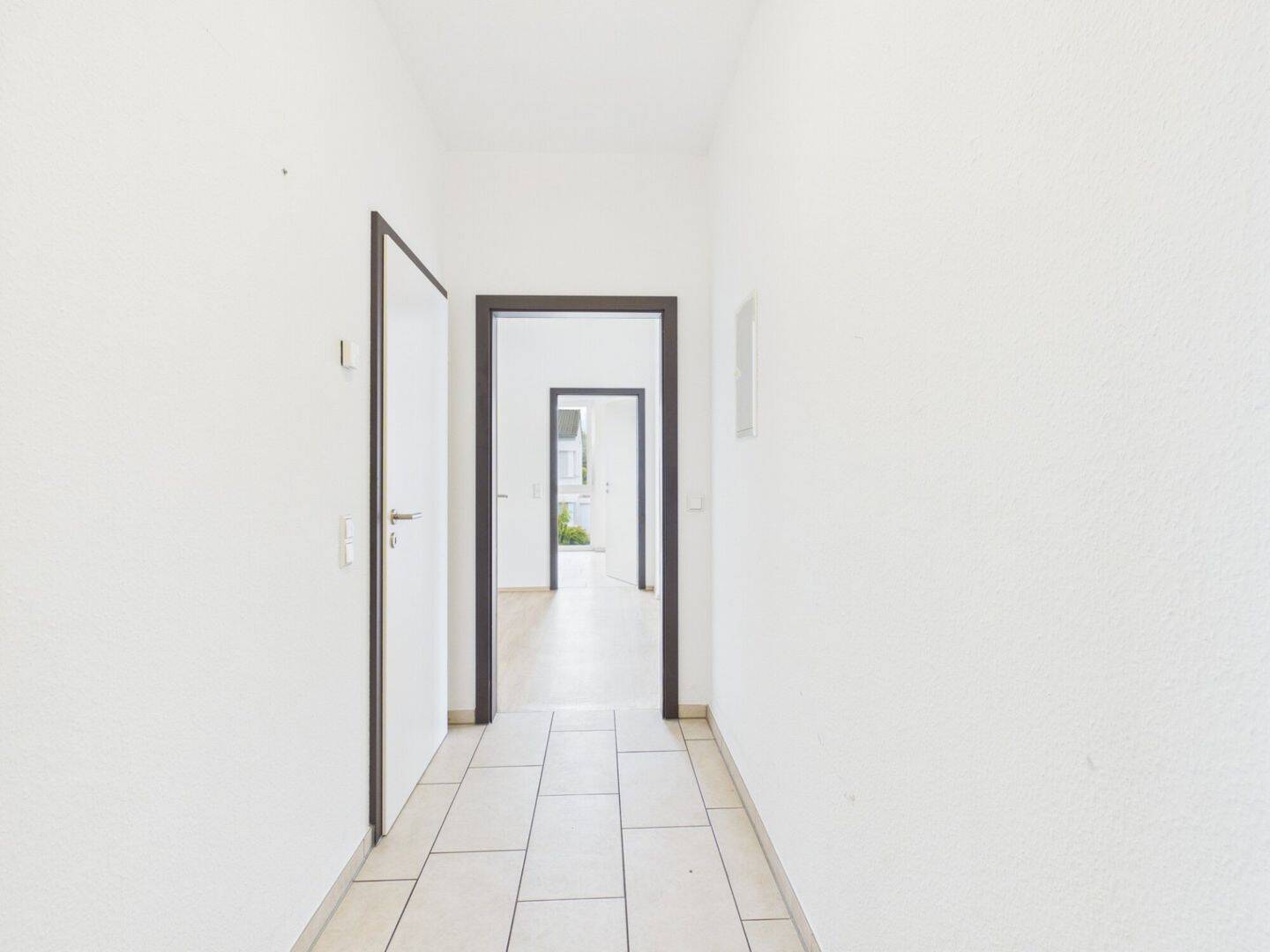 Komfortabel wohnen im Atriumhaus - barrierefreie Seniorenwohnung mit Aufzug und Balkon – Holzwickede – Vorschaubild 3