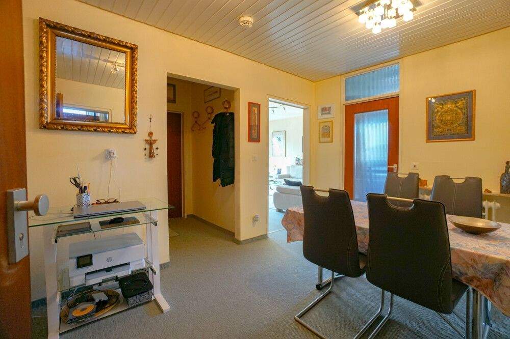 Solide Kapitalanlage mit Südbalkon und Entwicklungspotenzial in Nürnberg-Neuröthenbach – Nürnberg – Vorschaubild 2