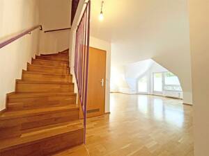 Lichtdurchflutete Maisonette-Wohnung in Stuttgart-Sommerrain - nur 2 Min. Fußweg zur U-Bahn – 70374 Stuttgart – Vorschaubild 6
