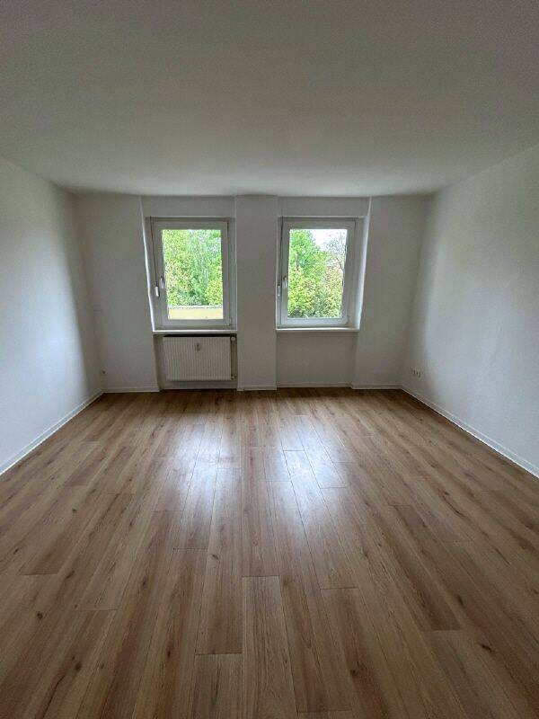 renovierte 4-Raum-Wohnung mit Balkon und Gäste-WC in Magdeburg Sudenburg – Magdeburg – Vorschaubild 3