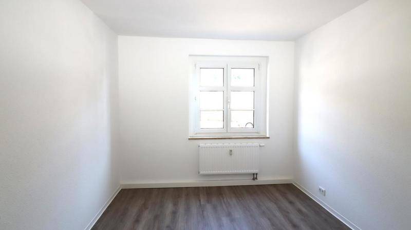 2-Zimmer im Erdgeschoss im gemütlichen Altbau mitten in Grünen – Chemnitz – Vorschaubild 3